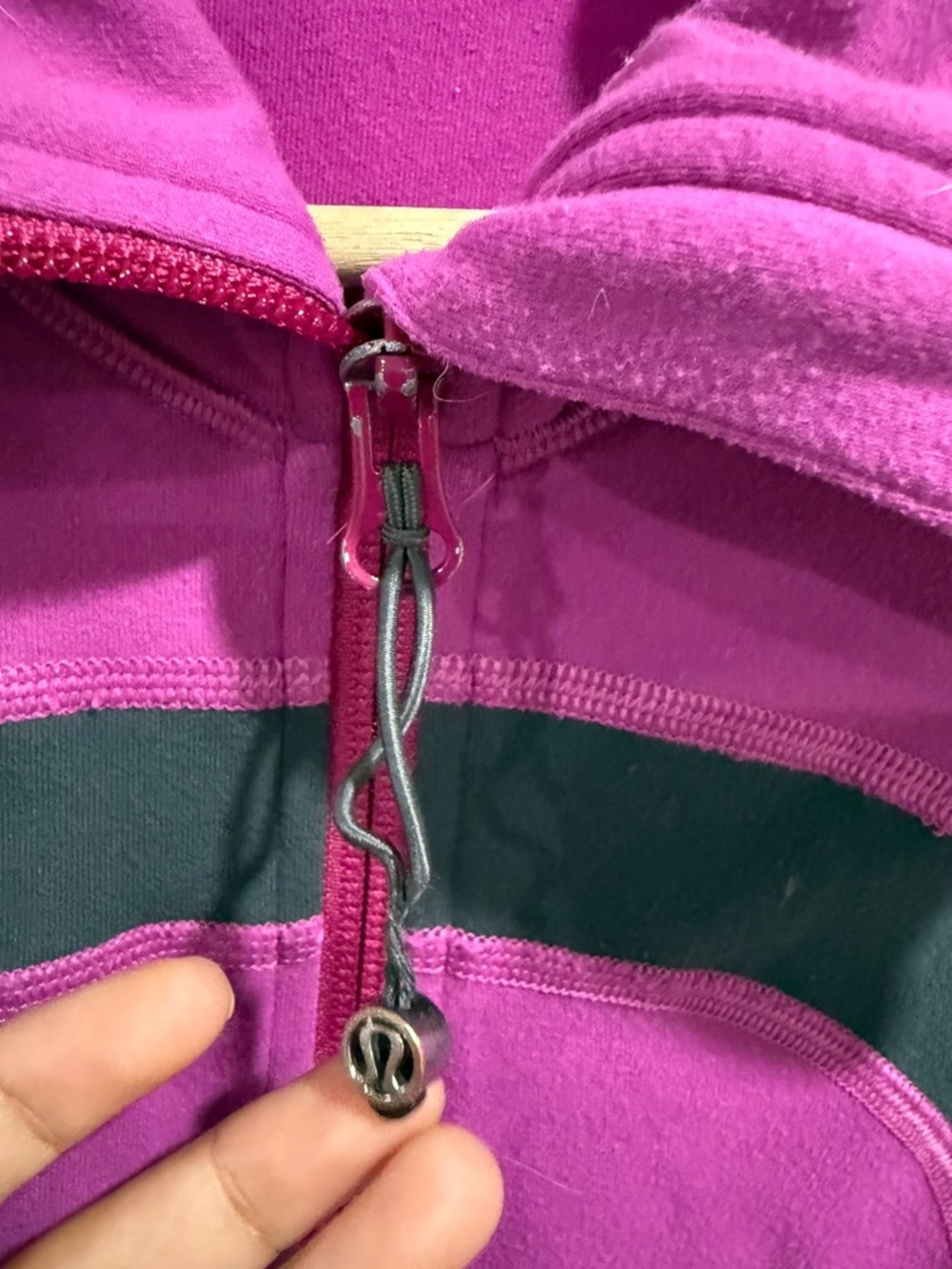 Lululemon Define Jacket Magenta Pink Size 4 Full Zip Thumbholes - Picture 7 of 12